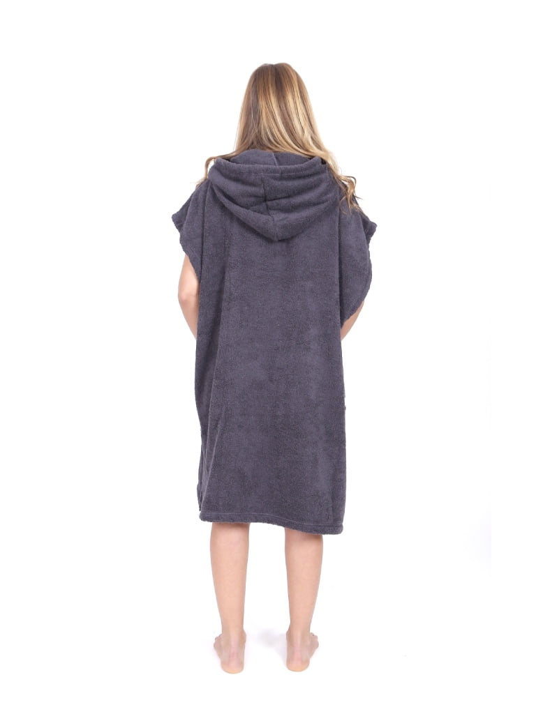 Femeie care poarta un poncho plaja dama din bumbac, culoare gri