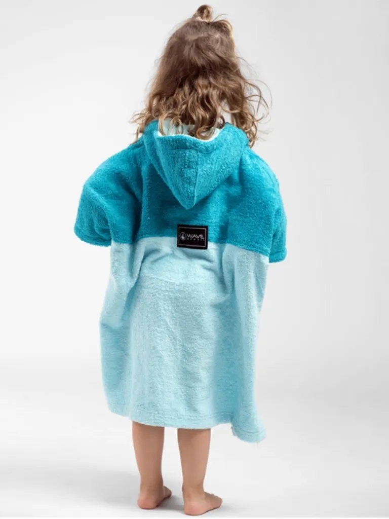 Copil care poarta un poncho plaja copii din bumbac, culoare albastru inchis, albastru deschis